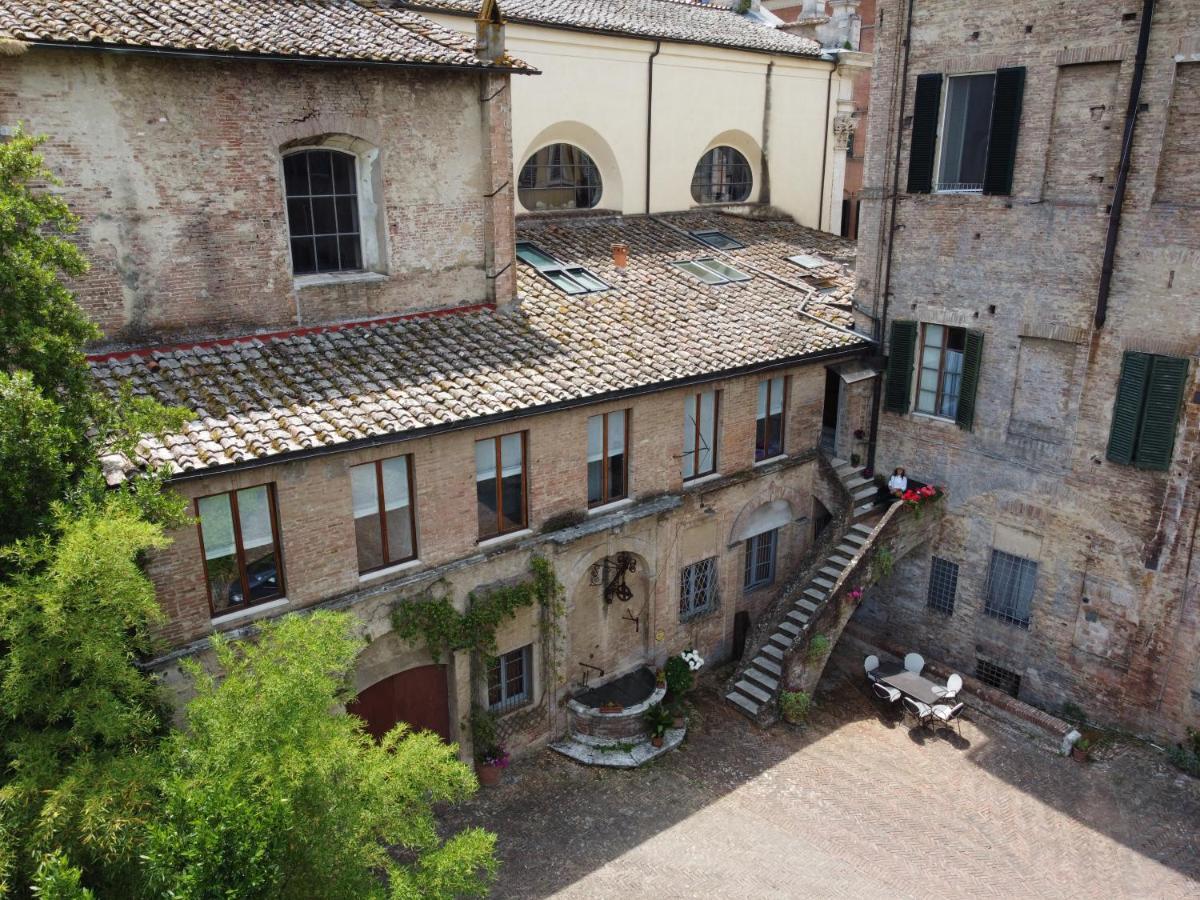 סיינה B&B Palazzo Bruchi מראה חיצוני תמונה